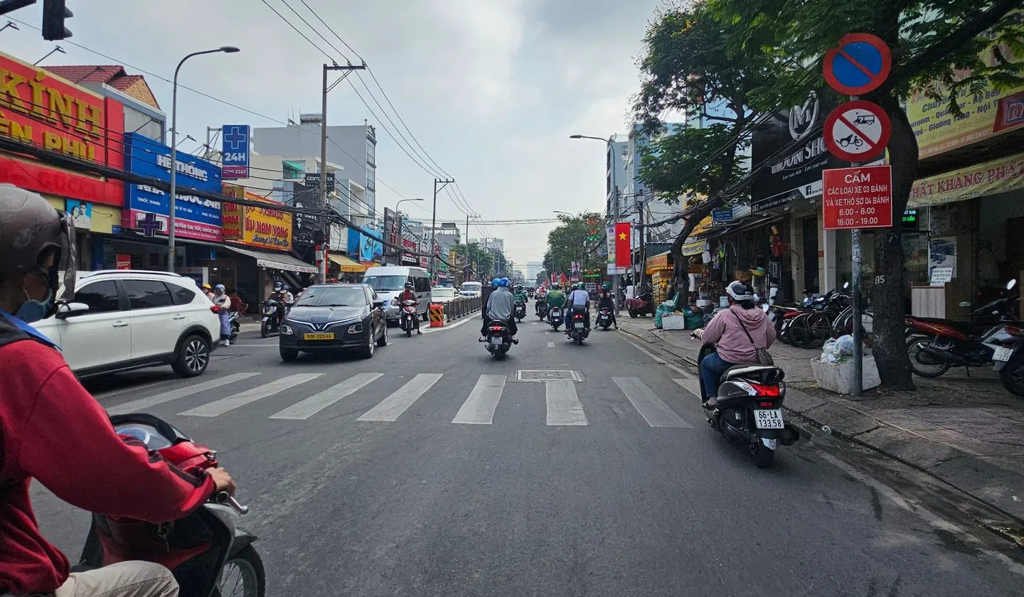 Bán nhà riêng quận 7 mới - full nội thất - diện tích 100m2 - 4 phòng ngủ - nhích 11 tỷ... Bán nhà riêng tại Tân Mỹ, Hồ Chí Minh 01