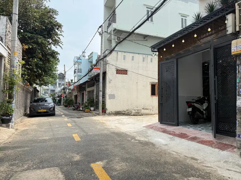 Bán nhà mặt phố 5 tầng có thang máy tại xã Trung Mỹ Tây, quận 12... Bán nhà mặt phố tại Trung Mỹ Tây, Hồ Chí Minh 01