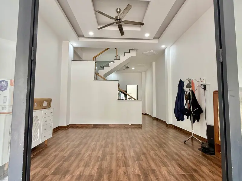 Bán nhà phố 3 tầng 50.7m2 mặt tiền 4.4m tại Long Trường, TP HCM... Bán nhà mặt phố tại Long Trường, Hồ Chí Minh 01
