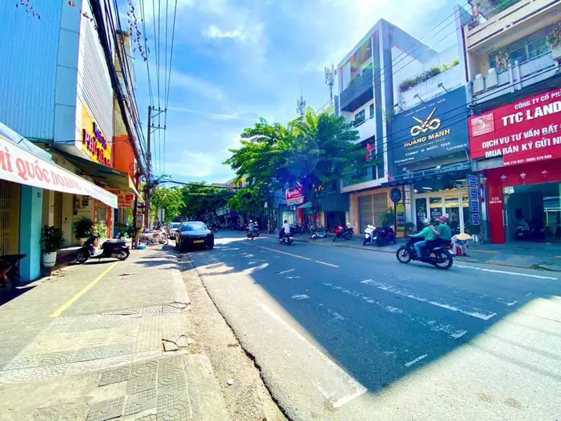Cơ hội vàng sở hữu nhà mặt phố vị trí đắt giá gần trung tâm... Bán nhà mặt phố tại Hòa Cường, Đà Nẵng 01