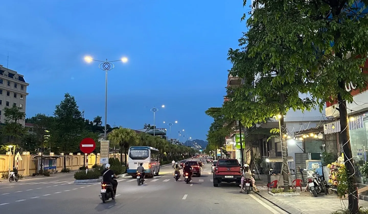 Nhà Ô Tô Vào Nhà – Vị Trí Vàng Gần Phố Vũ Văn Hiếu... Bán nhà riêng tại Hà Tu, Quảng Ninh 01