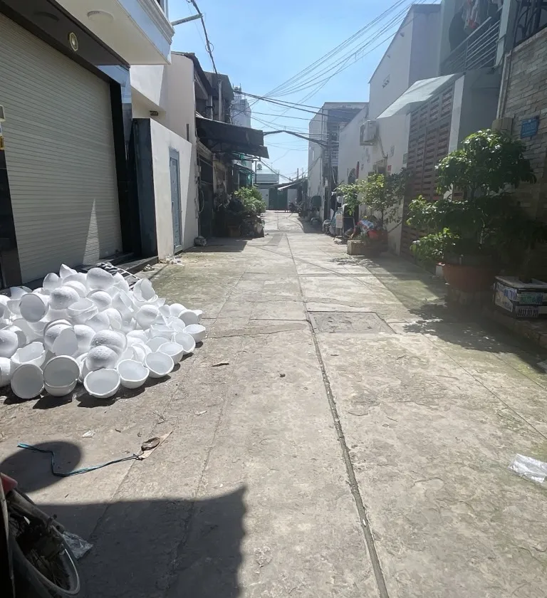 Cơ hội hiếm có: Nhà 2 tầng diện tích 96m² tại đường Liên khu 5-6 giá chỉ 5 tỷ... Bán nhà riêng tại Bình Hưng Hòa, Hồ Chí Minh 01