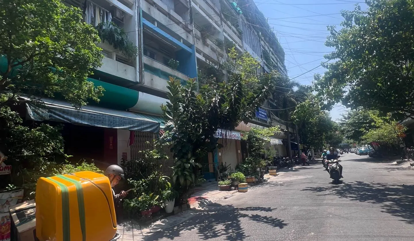 Bán căn hộ chung cư 48.3m2 tại Bàu Cát 2 giá 2.35 tỷ... Bán căn hộ chung cư tại Tân Bình, Hồ Chí Minh 01