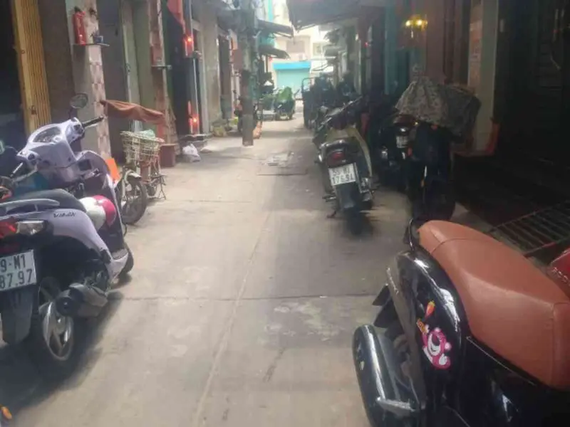 kinh doanh 👉 Diện tích: 3m x 9m 👉 Kết cấu: Trệt + 3 Lầu đúc BTCT kiên cố 👉 Hướng: Nam (mát mẻ qu... Bán nhà riêng tại Chợ Lớn, Hồ Chí Minh 01