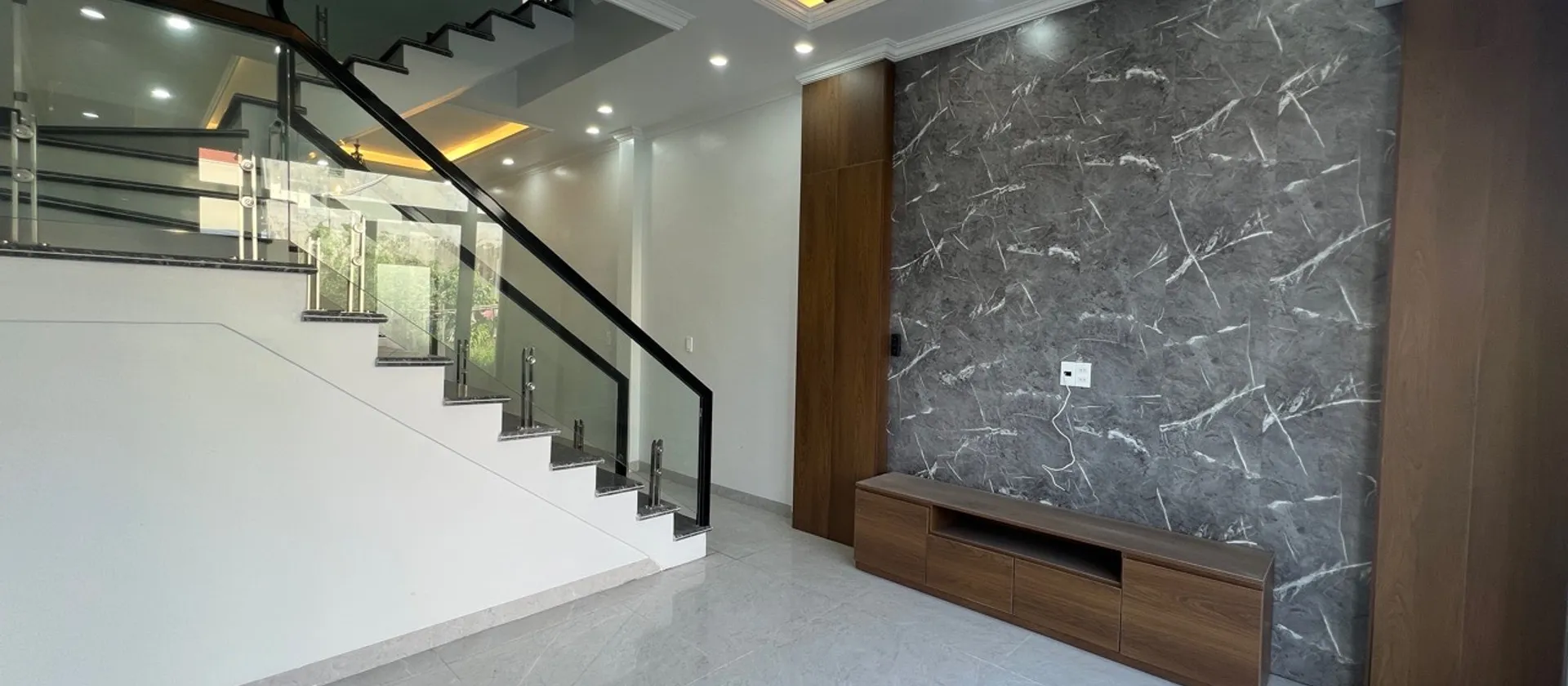 Nhà đẹp xịn, chuẩn phong cách sống hiện đại... Bán nhà riêng tại Thủy Nguyên, Hải Phòng 01