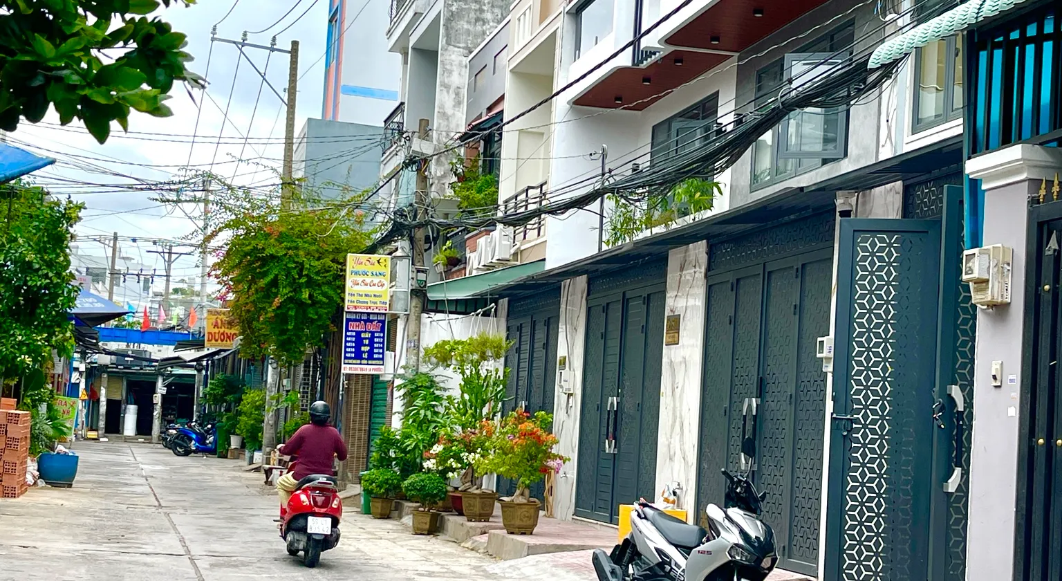 GÒ XOÀI- BÌNH TÂN- 7 X 15.7M (CN 90M2) - HẺM THÔNG 8M- TRỆT LẦU ĐANG CHO THUÊ 9TR/THÁNG... Bán nhà riêng tại Bình Hưng Hòa, Hồ Chí Minh 01