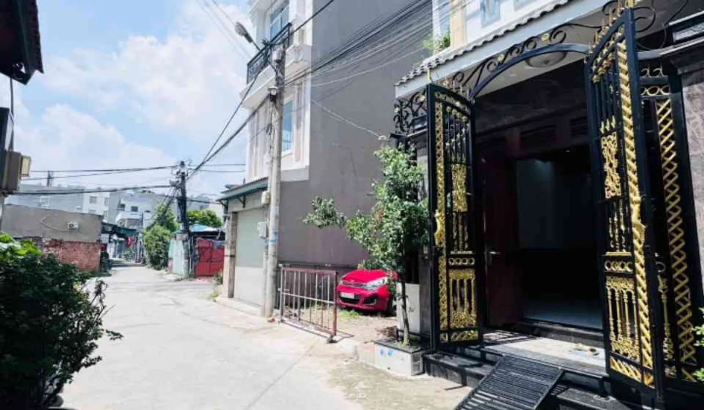 Nhà 3 tầng rộng rãi, xe hơi vào tận nhà tại Hiệp Bình... Bán nhà riêng tại Hiệp Bình, Hồ Chí Minh 01