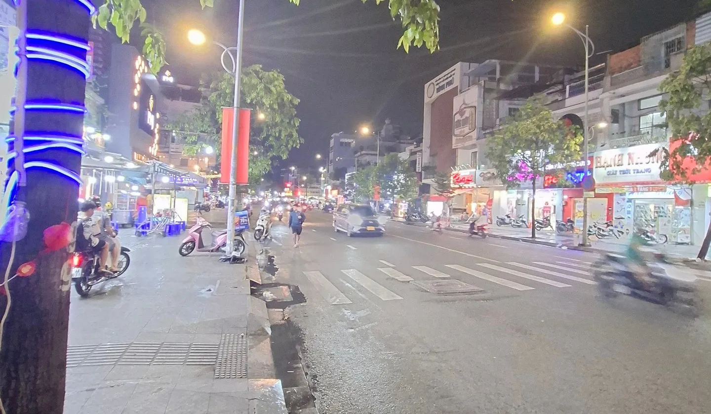 Bán nhà mặt phố 4 tầng, 37m2, 2 mặt tiền kinh doanh sầm uất... Bán nhà mặt phố tại Bình Tây, Hồ Chí Minh 01