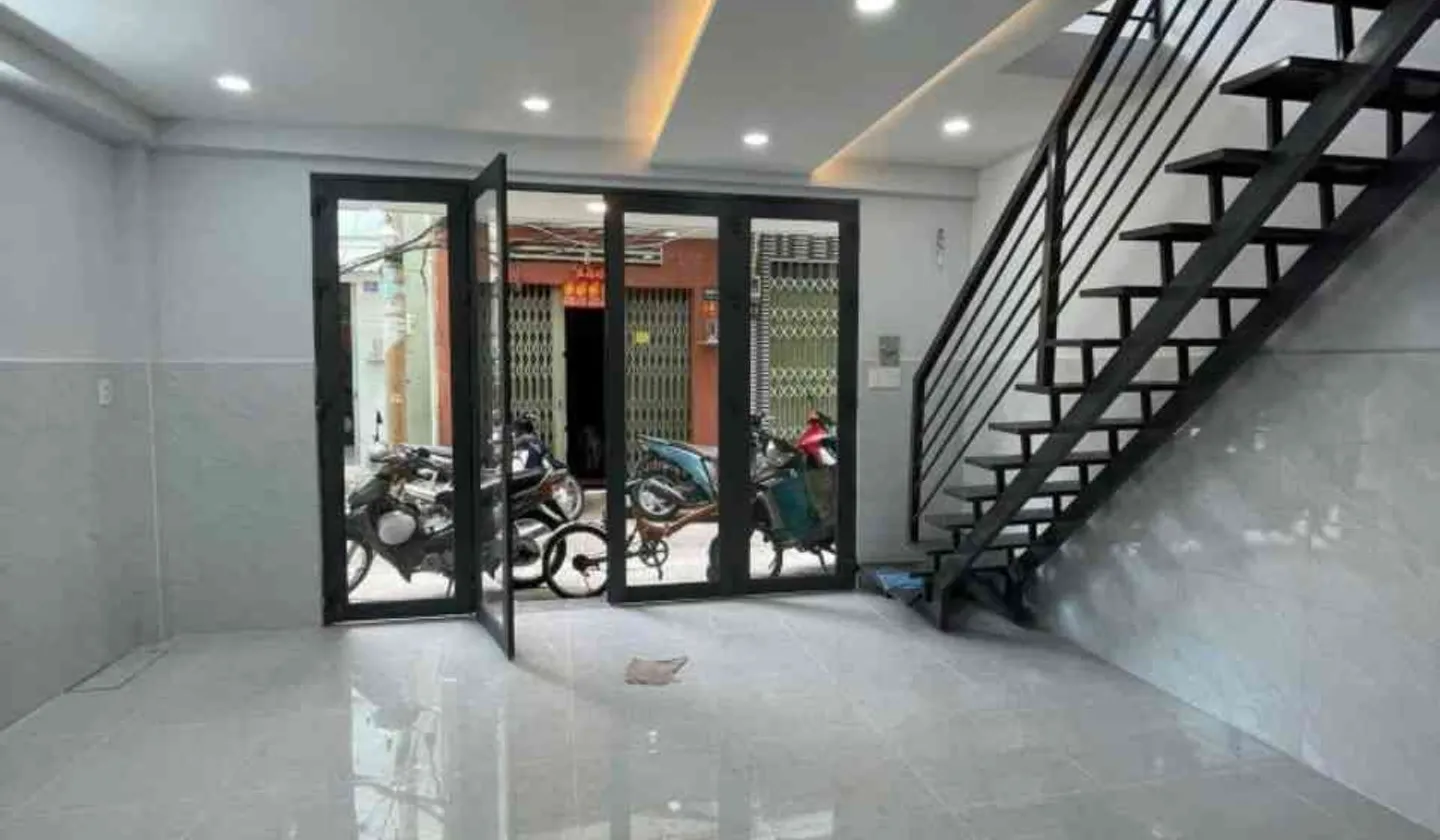 BÁN NHÀ 2 TẦNG Q11 - NGANG RỘNG 5.2M - DÒNG TIỀN 6.5 TR/THÁNG - GIÁ CHỐT NHANH... Bán nhà riêng tại Minh Phụng, Hồ Chí Minh 01