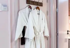 Cơ hội sở hữu tòa nhà 8 phòng ngay trung tâm Quận 10 với giá giảm sốc... Bán nhà riêng tại Hòa Hưng, Hồ Chí Minh 05