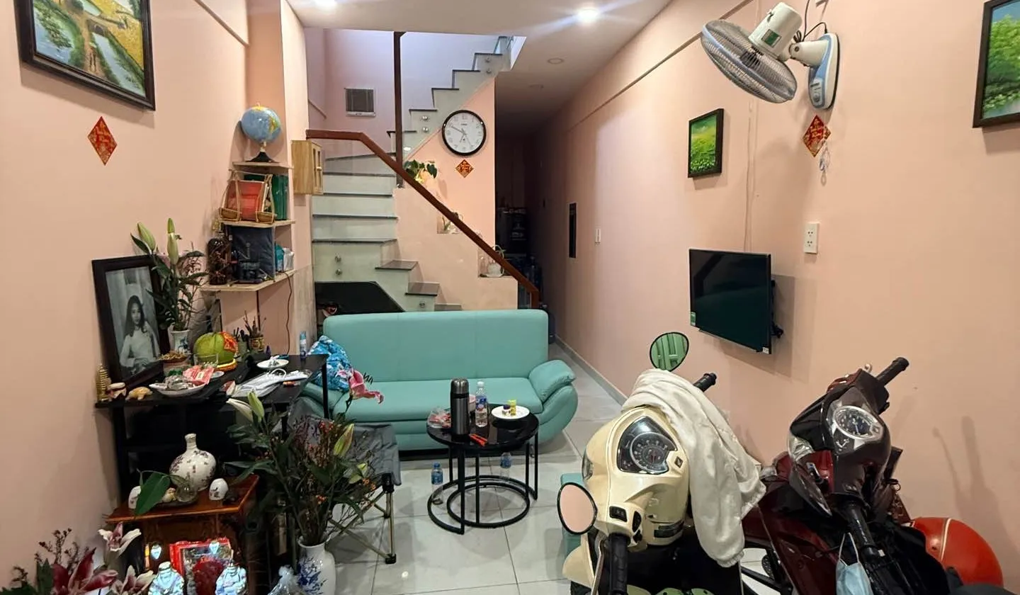 🏣NHÀ HẺM THÔNG 2CĂN RA MẶT TIỀN ĐƯỜNG PHAN VĂN TRỊ Q5.
Chỉ 5T8
Gần cầu Nguyễn Văn Cừ. Trường ĐH Sư... Bán nhà riêng tại Chợ Quán, Hồ Chí Minh 01