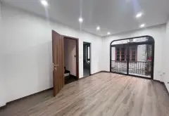 SIÊU PHẨM LONG BIÊN - NHÀ 5 TẦNG
THOÁNG - NGÕ THÔNG TÔ Ô TÔ 4 CHỖ VÀO, NHÀ CHẠY VÒNG QUANH... Bán nhà riêng tại Việt Hưng, Hà Nội 04
