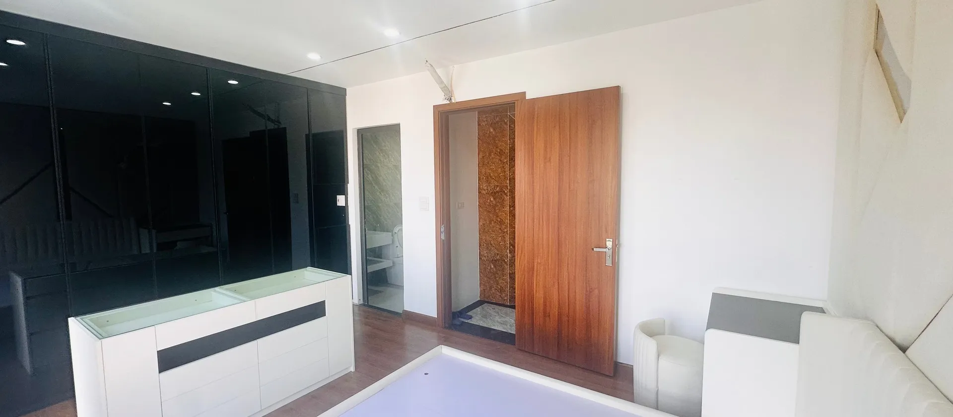 Nhà đẹp sáng thoáng, thang máy, gần phố Cổ Linh... Bán nhà riêng tại Long Biên, Hà Nội 01