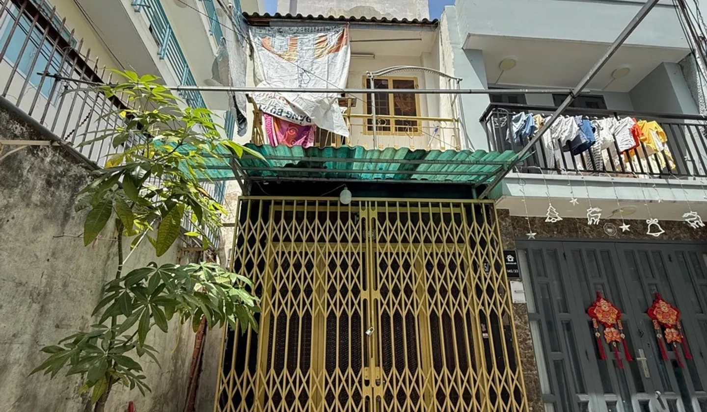 Bán nhà giáp Phú Nhuận gần mặt tiền 35m2 - hẻm thông tứ tung chỉ hơn 4Đ... Bán nhà riêng tại Bình Thạnh, Hồ Chí Minh 01