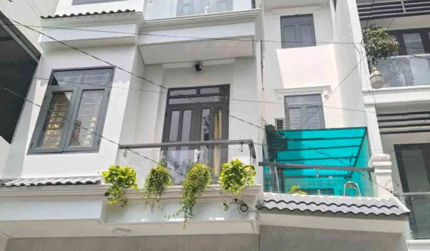 Cơ hội hiếm có nhà 4 tầng rộng rãi hẻm xe hơi quận 12... Bán nhà riêng tại Tân Thới Hiệp, Hồ Chí Minh 01
