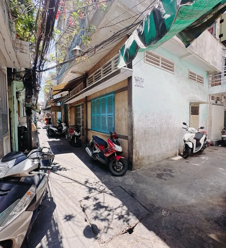 Nhà 3 tầng yên tĩnh gần chợ Hồ Thị Kỷ, quận 10... Bán owner_side tại Hòa Hưng, Hồ Chí Minh 01