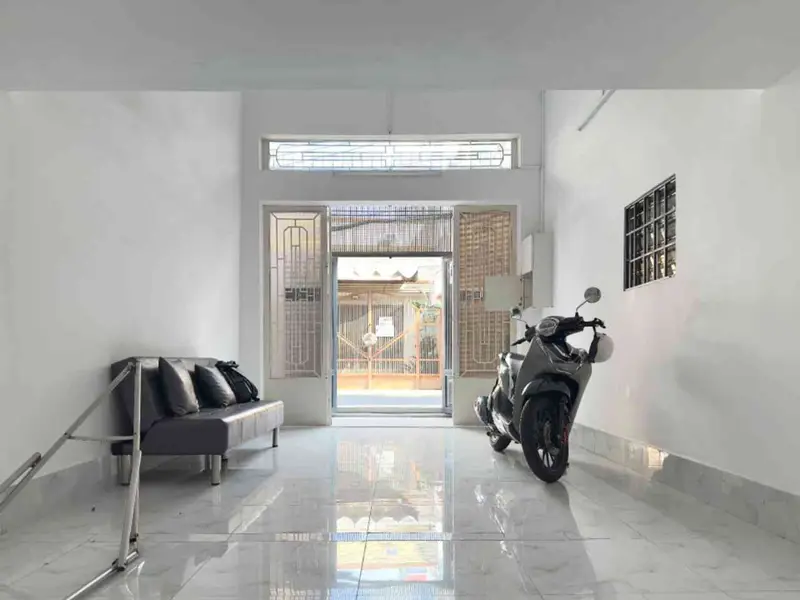 Nhà lô góc 3 tầng 45m2 hẻm Cách Mạng Tháng 8 giá 10 tỷ... Bán nhà riêng tại Tân Sơn Nhất, Hồ Chí Minh 01