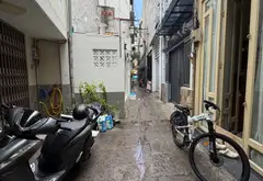Nhà 2 tầng có sân để xe gần mặt tiền, sổ hoàn công rõ ràng... Bán nhà riêng tại Bảy Hiền, Hồ Chí Minh 01