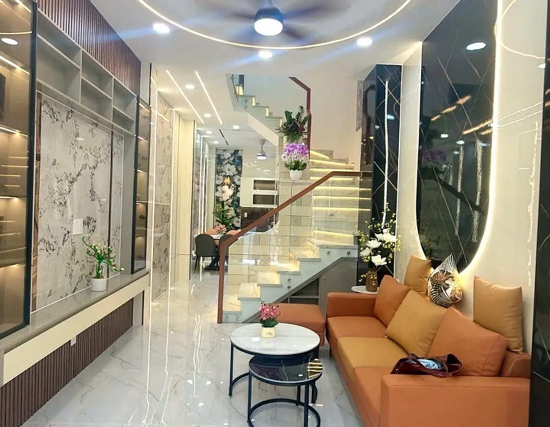 Nhà riêng 3 tầng gần sân bay tại Tân Bình với nội thất cao cấp... Bán nhà riêng tại Tân Sơn, Hồ Chí Minh 01