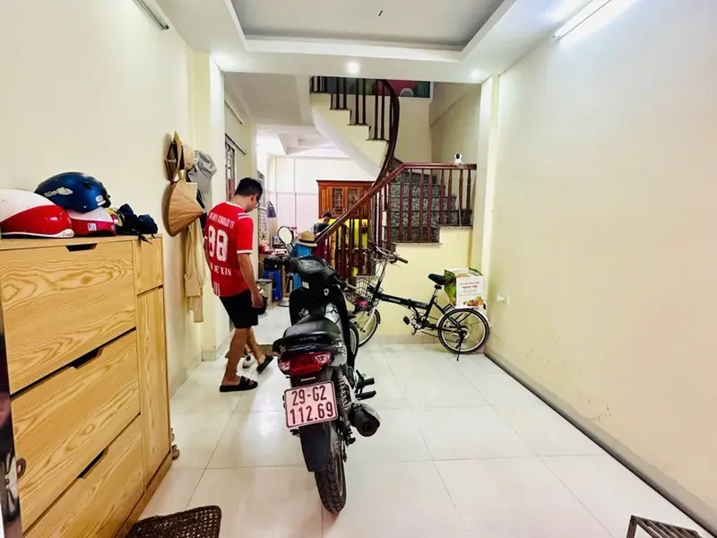 Nhà Lô Góc 5 Tầng Đẹp Gần Hồ tại Khương Trung, khu vực phát triển hàng ngày, sát vành đai 2.5... Bán nhà riêng tại Khương Đình, Hà Nội 01