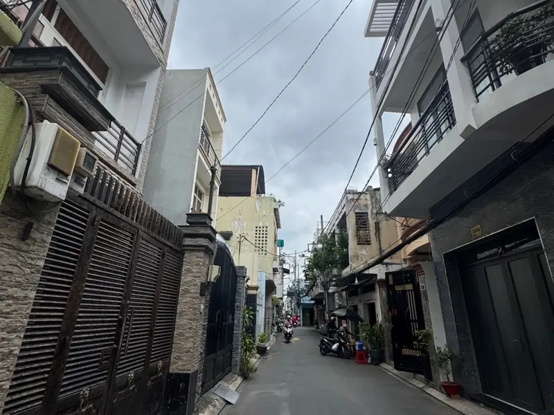 Nhà mặt tiền Nguyễn Bá Tòng, lô góc, 3 tầng hiện đại... Bán nhà mặt phố tại Bảy Hiền, Hồ Chí Minh 01