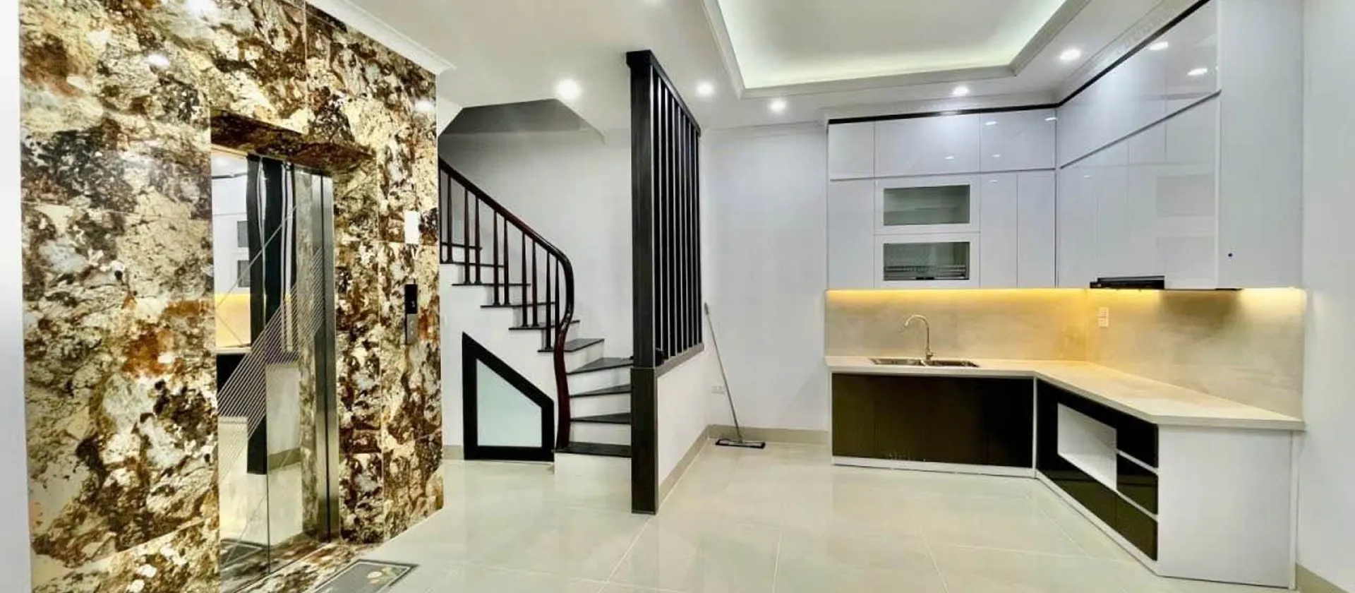 Nhà 6 Tầng Hiện Đại Giữa Trung Tâm Cầu Giấy DT 47m2 ngõ rộng chỉ 11 tỷ... Bán nhà riêng tại Cầu Giấy, Hà Nội 01