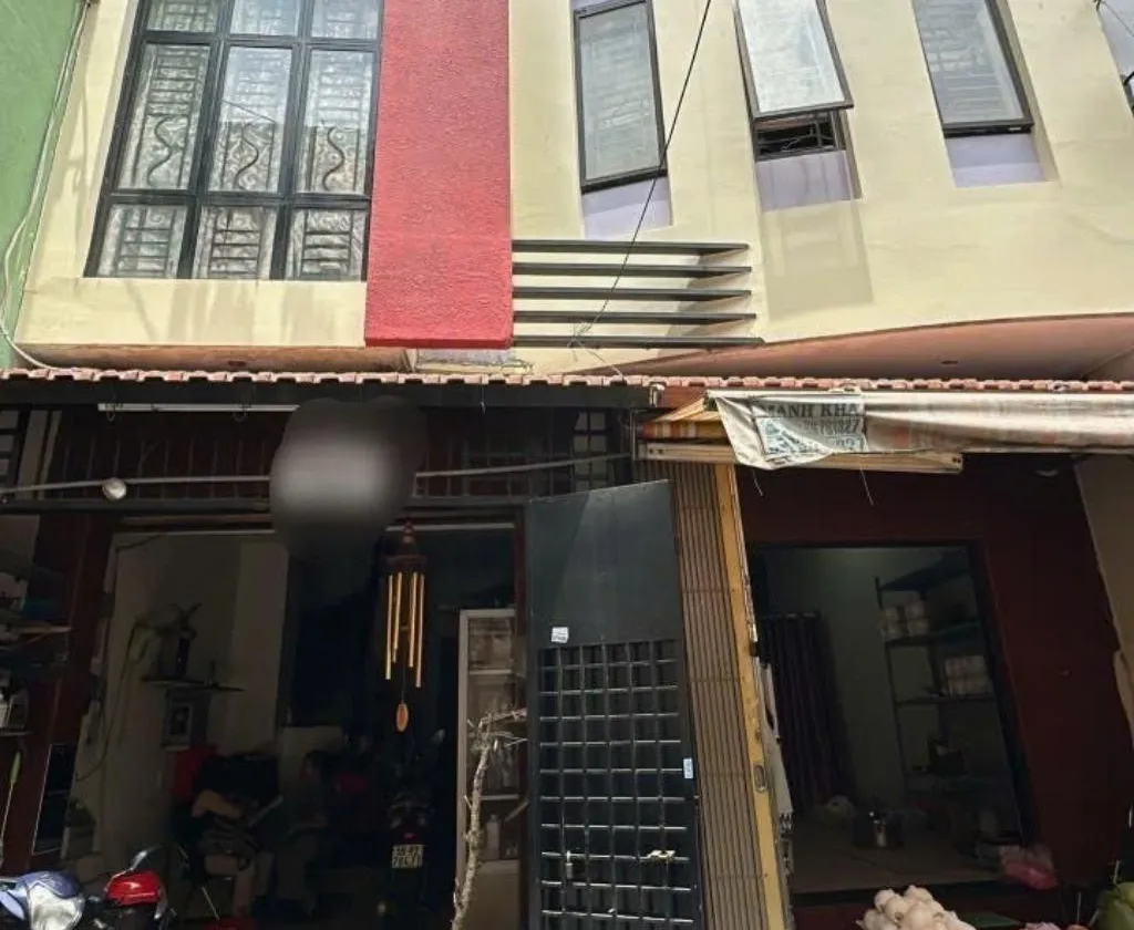 Nhà 3 tầng ngay chợ Hoàng Hoa Thám, hẻm xe hơi thoáng rộng... Bán owner_side tại Bảy Hiền, Hồ Chí Minh 01