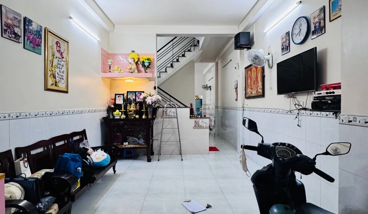 Nhà 3 tầng yên tĩnh giữa lòng Quận 10, giá hợp lý... Bán nhà riêng tại Hòa Hưng, Hồ Chí Minh 01
