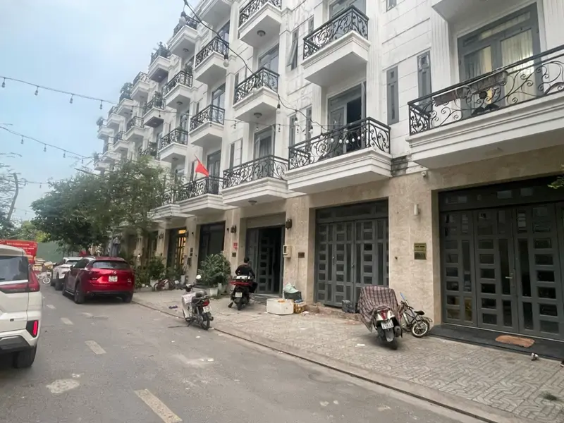 Nhà 5 tầng KDC BẢO NGỌC GARDEN-THANG MÁY - Full Nội Thất, đường Thạnh Lộc 44 phường Thạnh Lộc Q12... Bán nhà riêng tại An Phú Đông, Hồ Chí Minh 01