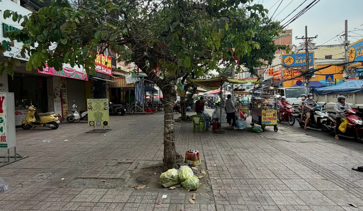 Bán nhà mặt phố 4 tầng diện tích 71m2, kinh doanh tốt ở quận 6... Bán nhà mặt phố tại Phú Lâm, Hồ Chí Minh 01