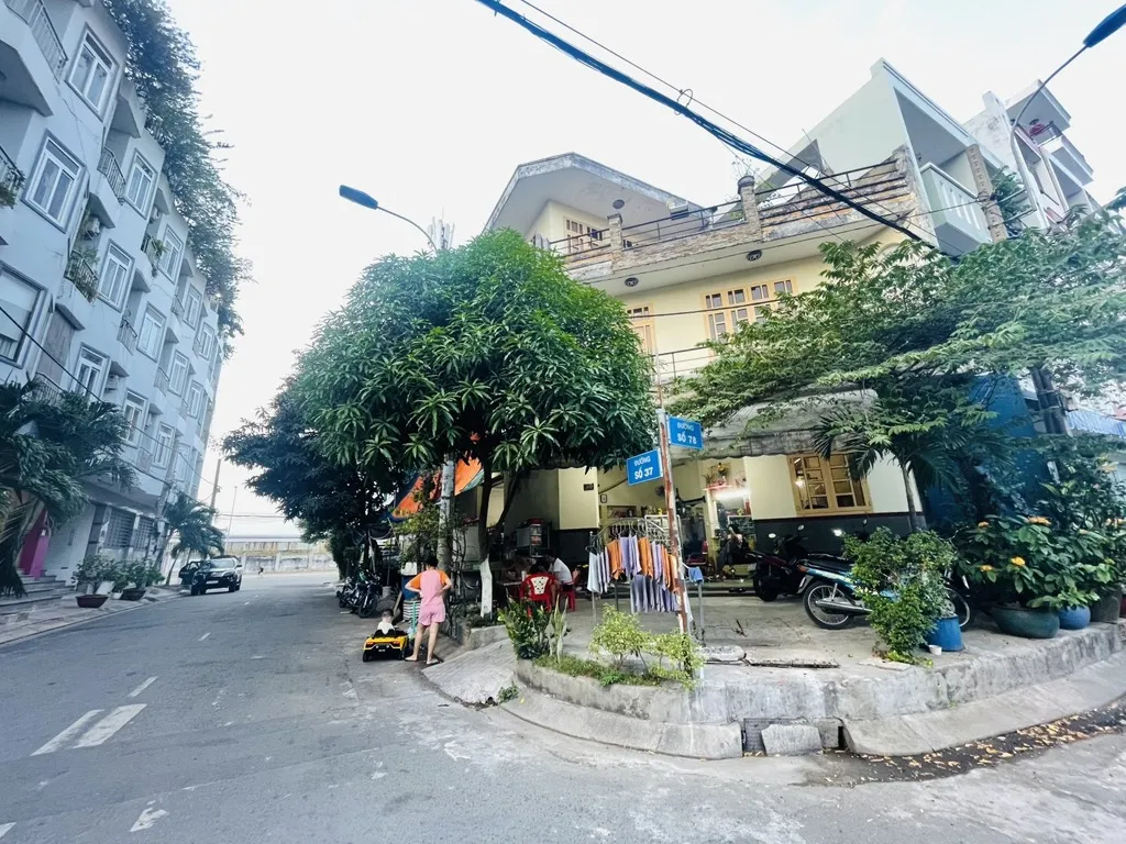 Nhà góc 2 mặt tiền 3 tầng, diện tích 73m2, Quận 6... Bán nhà mặt phố tại Bình Phú, Hồ Chí Minh 01