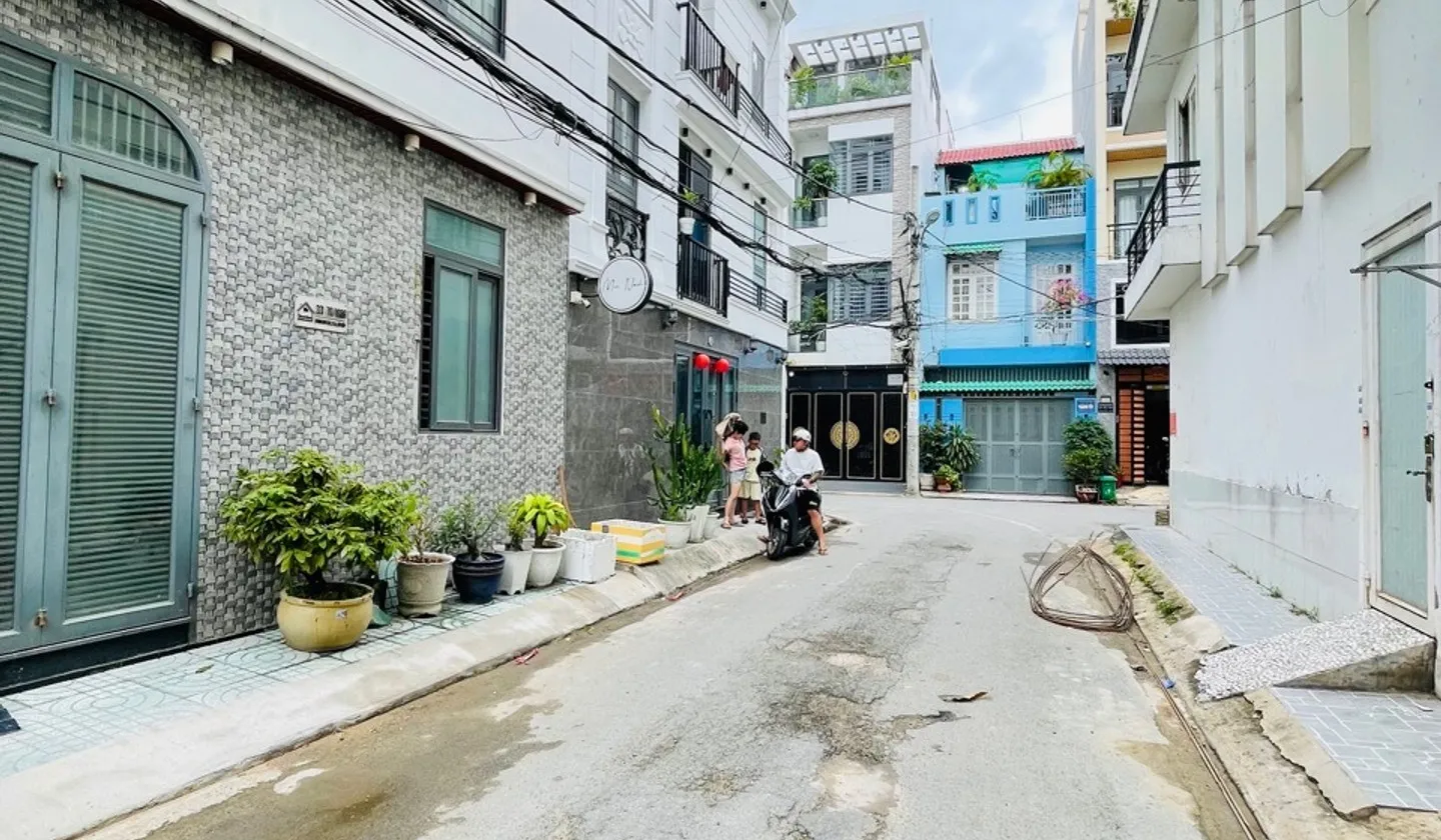 Toà nhà CHDV 6 tầng thu nhập ổn định ngay Phan Huy Ích... Bán nhà riêng tại An Hội Tây, Hồ Chí Minh 01