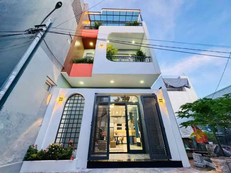 Nhà 3 tầng hiện đại, nội thất sang chảnh gần biển... Bán nhà riêng tại Liên Chiểu, Đà Nẵng 01