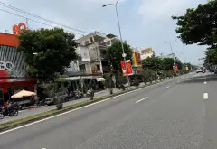 🔥 NHÀ MẶT PHỐ TÔN ĐỨC THẮNG – LÔ GÓC 2 MẶT THOÁNG – NGANG 8,7M 🔥
📍 Liên Chiểu – Đà Nẵng... Bán nhà mặt phố tại Liên Chiểu, Đà Nẵng 02