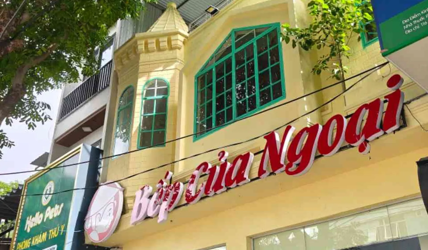 Bán nhà mặt phố 3 tầng diện tích 231m² tại quận Hải Châu, Đà Nẵng, vị trí trung tâm, mặt tiền 10m... Bán nhà mặt phố tại Hải Châu, Đà Nẵng 01