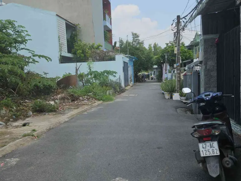 Bán nhà mặt phố 93.5m2 tại Phú Hữu giá 6 tỷ... Bán nhà mặt phố tại Long Trường, Hồ Chí Minh 01