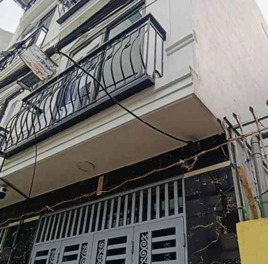 BÁN NHÀ PHỐ LĨNH NAM NGÕ THÔNG - VF3 ĐỖ CỬA - NHÀ ĐẸP LONG LANH FULL NỘI THẤT VỀ Ở NGAY... Bán nhà riêng tại Vĩnh Hưng, Hà Nội 01