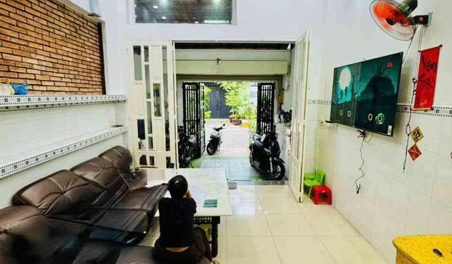 Bán nhà mặt phố 4 tầng nở hậu Tân Phú giá 10.8 tỷ... Bán nhà mặt phố tại Phú Thạnh, Hồ Chí Minh 01