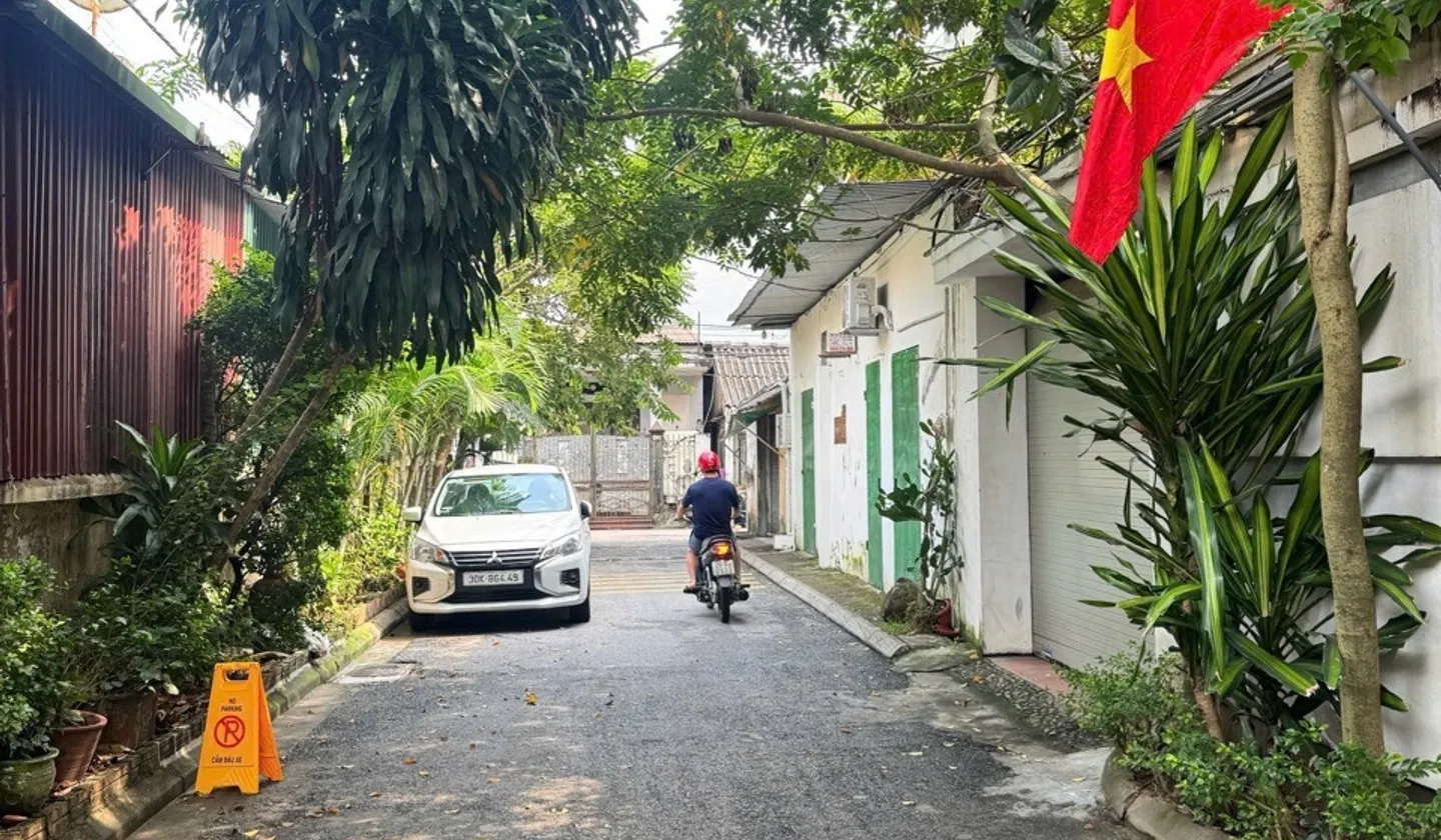 Nhà 2 tầng mặt tiền rộng, ô tô tránh, xây tòa 7 tầng dễ dàng tại Việt Hưng... Bán nhà riêng tại Việt Hưng, Hà Nội 01