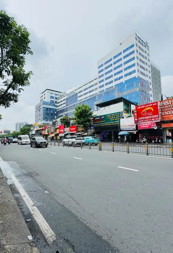 Nhà mặt tiền VIP quận 10, vị trí kinh doanh đắc địa, cơ hội đầu tư sinh lời ngay... Bán nhà mặt phố tại Hòa Hưng, Hồ Chí Minh 01
