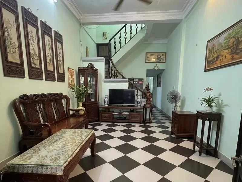 Nhà dân xây chắc chắn. 58m2 giá 9,28 tỷ. Ngõ thông, bãi gửi xe gần.... Bán nhà riêng tại Bồ Đề, Hà Nội 01