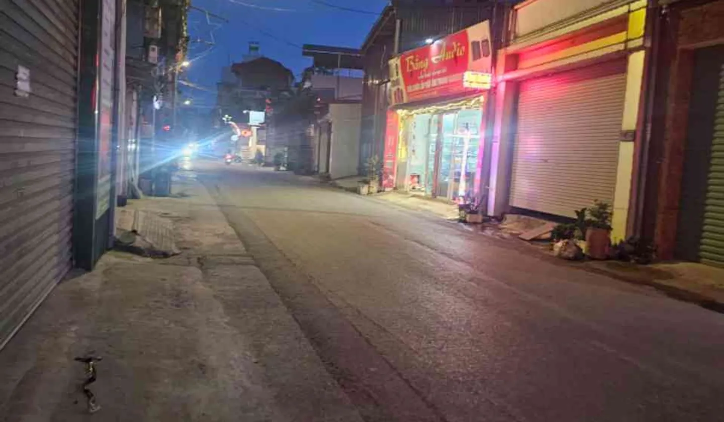 Ô tô vào đất. Dân cư đông, giao thông thuận tiện. Thửa đẹp: 42m4m... Bán đất tại Nam Phù, Hà Nội 01