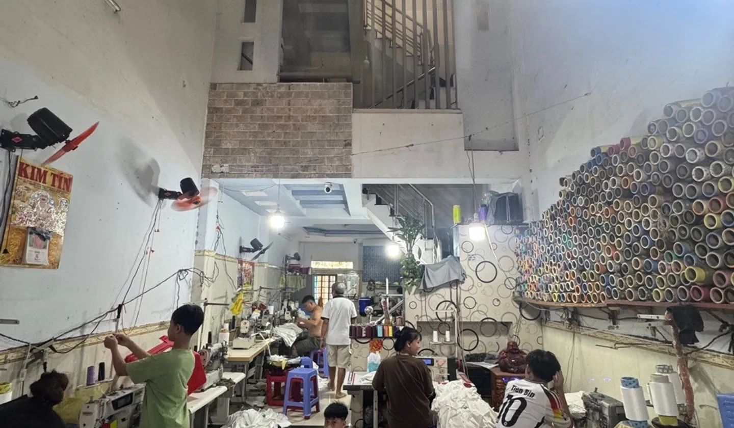 Nhà 3 tầng 60m2, 2 mặt hẻm thông, giá 5,99 tỷ... Bán nhà riêng tại Bình Hưng Hòa, Hồ Chí Minh 01