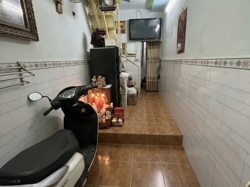 Bán nhà riêng 2 tầng diện tích 14.5m2 tại phường Cách Mạng Tháng 8, hẻm thông, nở hậu... Bán nhà riêng tại Nhiêu Lộc, Hồ Chí Minh 01