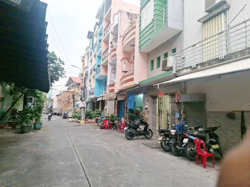 Sát MT Đường 41 - Hẻm xe tải - 3 tầng - 40m² - 11 tỷ nhỉnh - Sổ vuông đẹp
Hẻm trước nhà 6m đến... Bán nhà mặt phố tại Khánh Hội, Hồ Chí Minh 01