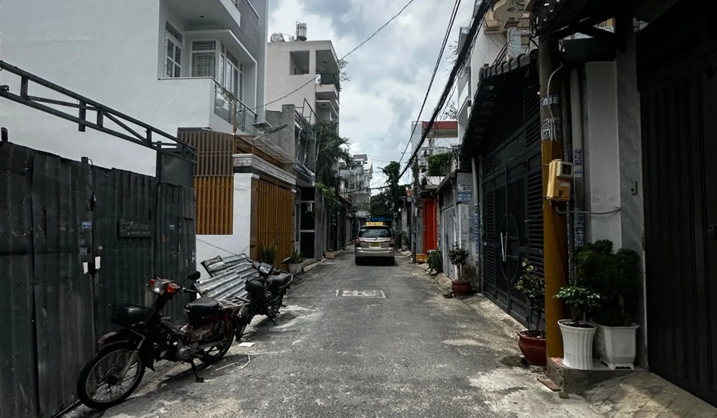 🔥 LÂM THỊ HỐ – KHU VIP DÂN TRÍ – HẺM TẢI THẲNG MỘT TRỤC – XE HƠI VÀO NHÀ – GIÁ 5,68 TỶ... Bán nhà riêng tại Trung Mỹ Tây, Hồ Chí Minh 01