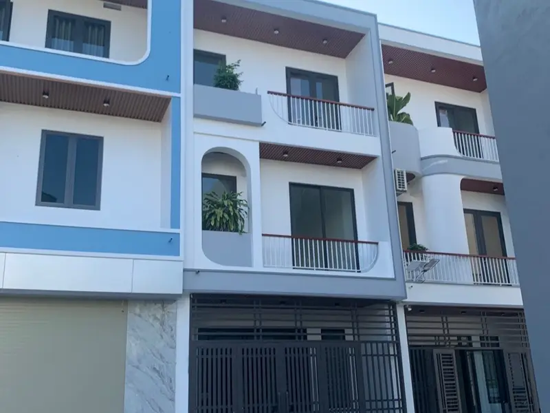 Biệt Thự Ba Tầng Sang Trọng Tại Phường Cao Xanh, Quảng Ninh... Bán nhà riêng tại Cao Xanh, Quảng Ninh 01