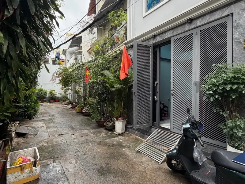 Căn lô góc đẹp, không lộ giới, nhà mới cứng, kết cấu + 1 trệt + 1 lửng + 3 tầng + sân thượng, 3PN +... Bán nhà riêng tại Gò Vấp, Hồ Chí Minh 01
