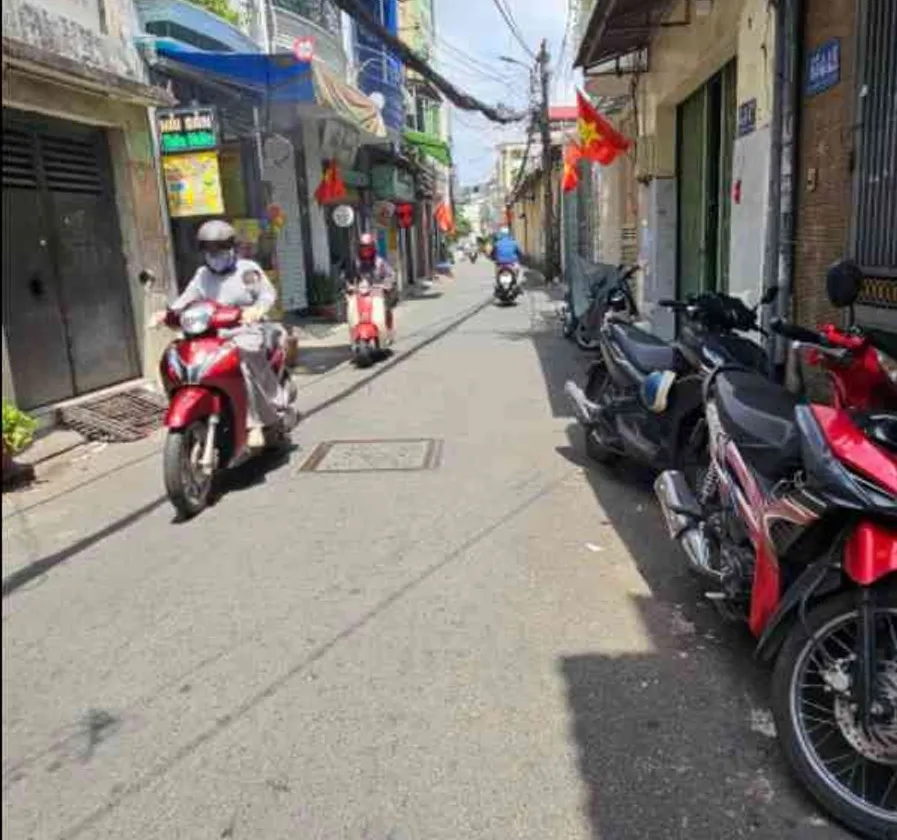 Nhà 3 tầng gần Lạc Long Quân, giá 3.3 tỷ... Bán nhà riêng tại Tân Hòa, Hồ Chí Minh 01