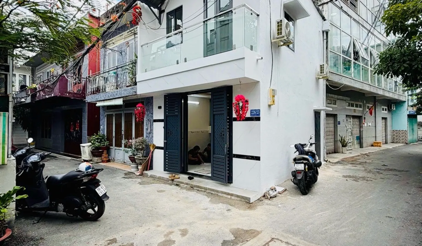Nhà Lô Góc 2 Mặt Hẻm Xe Hơi - Giá Tiết Kiệm 4.3 Tỷ... Bán nhà riêng tại Hạnh Thông, Hồ Chí Minh 01